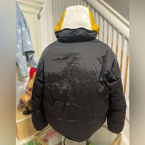 NWT Men’s Medium Fendi Logo-hood Technical Ski Down Jacket In Black/Yellow/White - Picture 9 of 16